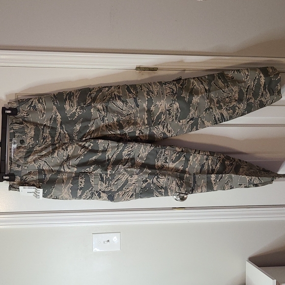 Men’s Utility Trouser Air Force Camouflage Pattern 30 Long NWT - Picture 1 of 4